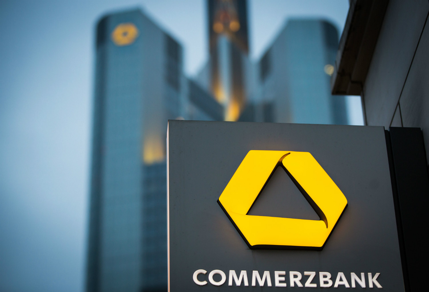 Deutsche Bank Commerzbank Salta L Ipotesi Di Fusione